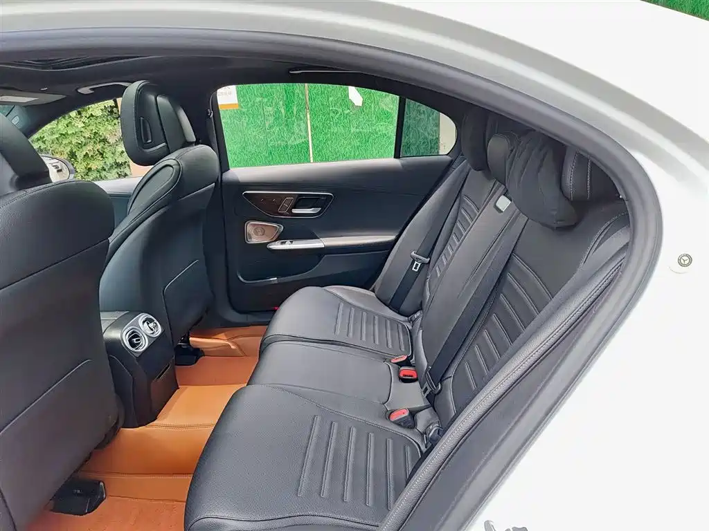 Mercedes-Benz C-Class 2022 — фото 8