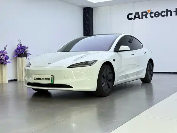Tesla Model 3 2024