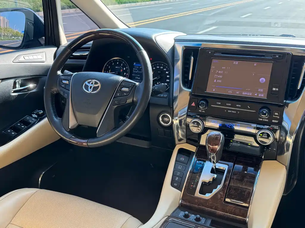 Toyota Alphard 2019 — фото 20