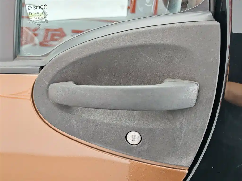 smart Fortwo 2015 — фото 18