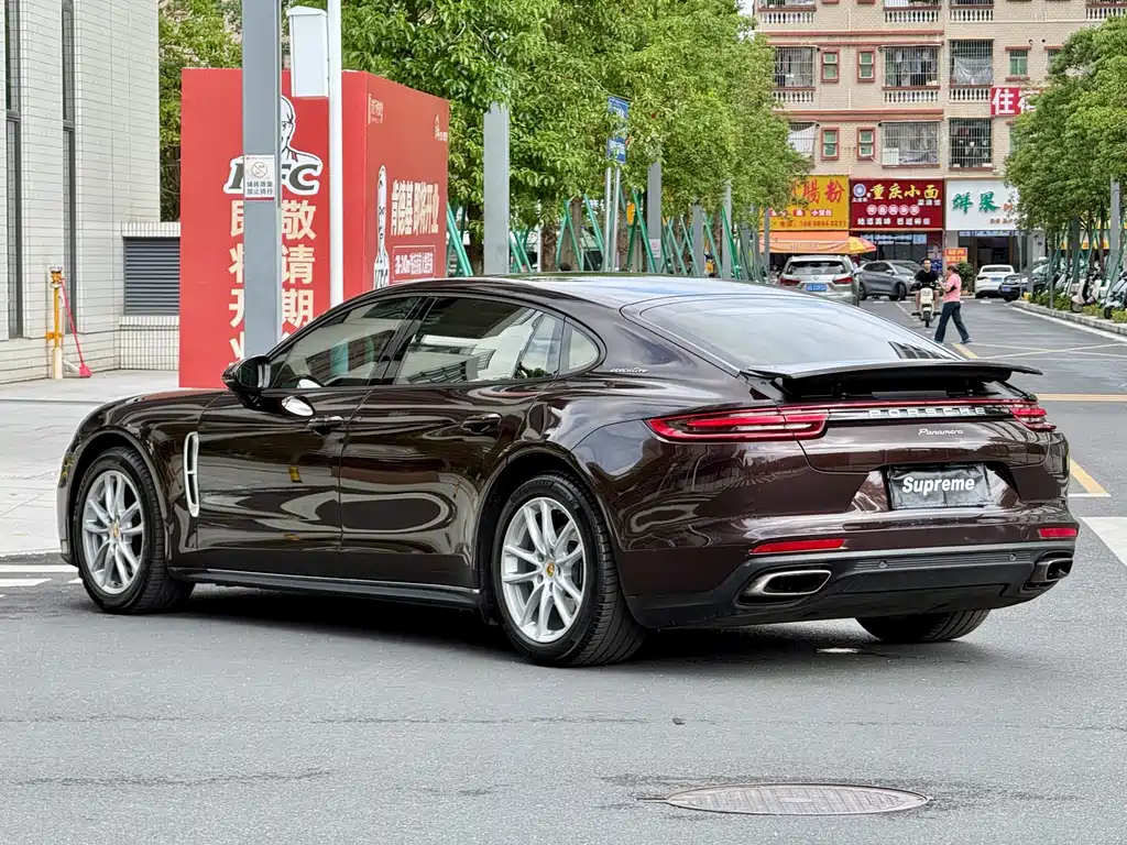 Porsche Panamera 2018 — фото 12