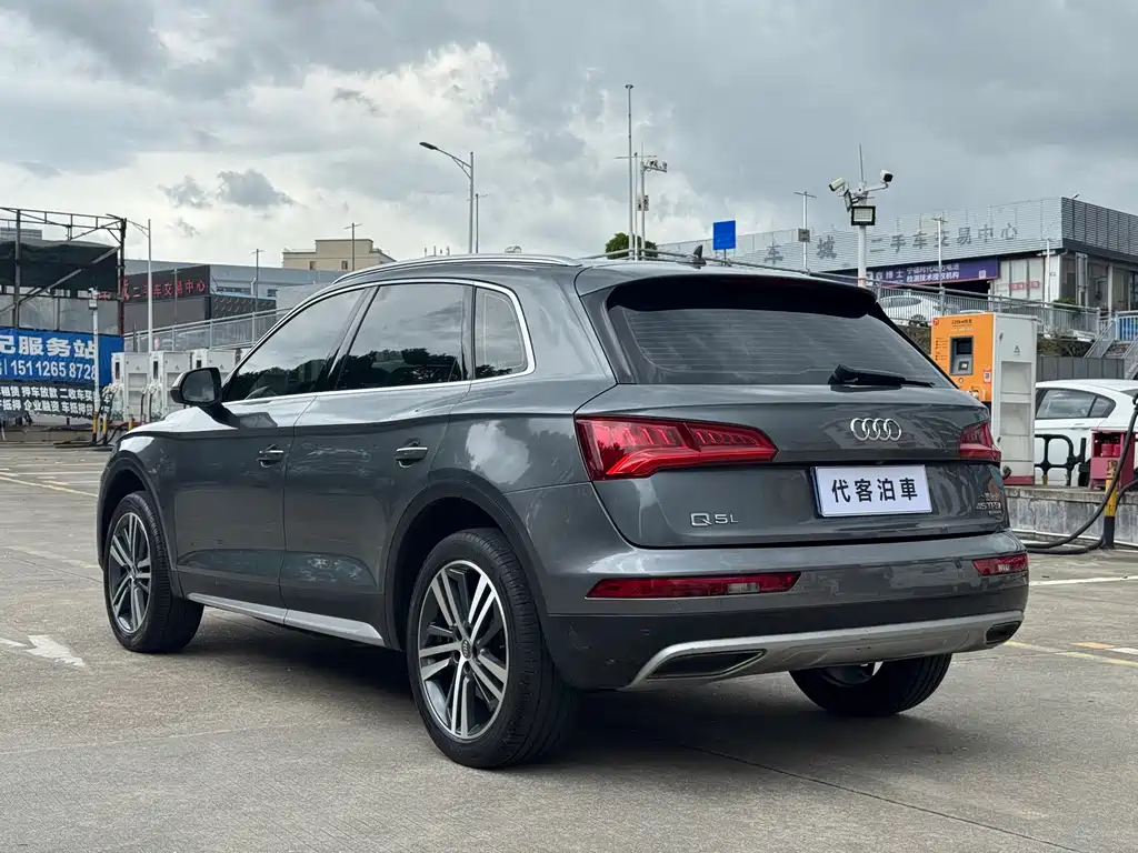 Audi Q5L 2019 — фото 8
