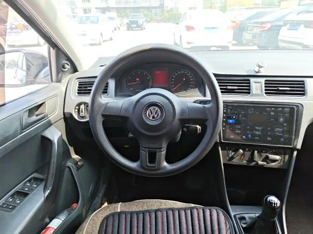 Volkswagen Santana 2015 — фото 11