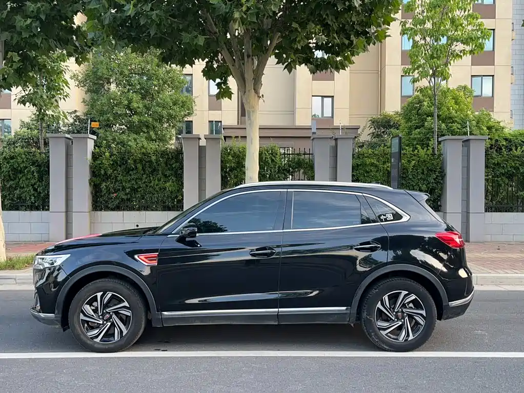 Hongqi HS5 2022