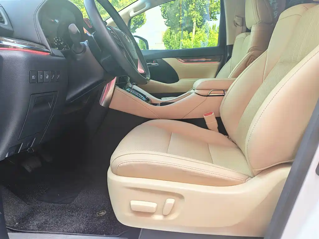 Toyota Alphard 2023 — фото 8