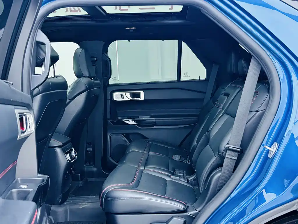 Ford Explorer 2020 — фото 11
