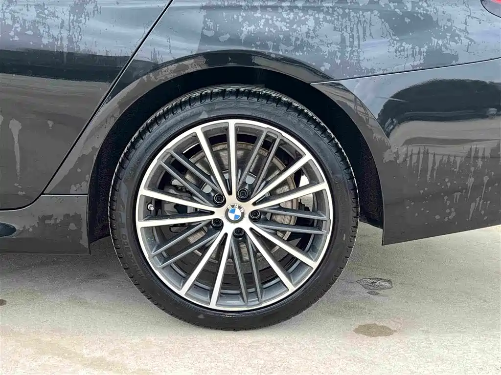 BMW 5 Series 2022 — фото 17