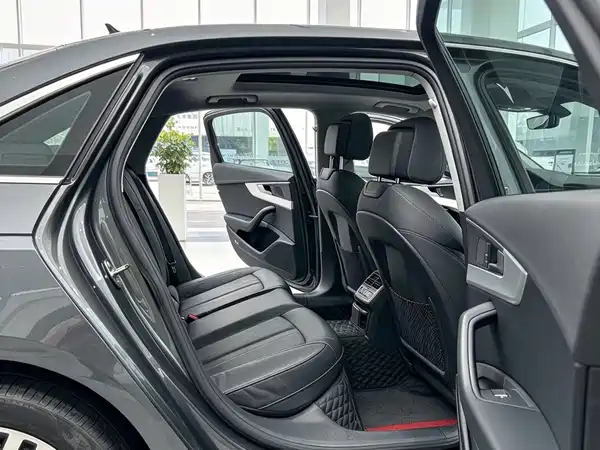 Audi A4L 2020