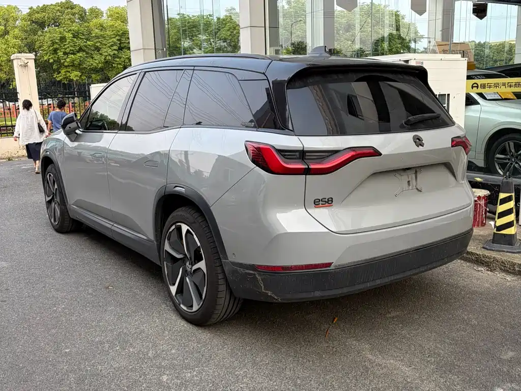 NIO ES8 2020