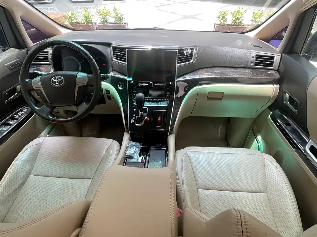 Toyota Alphard 2013 — фото 11
