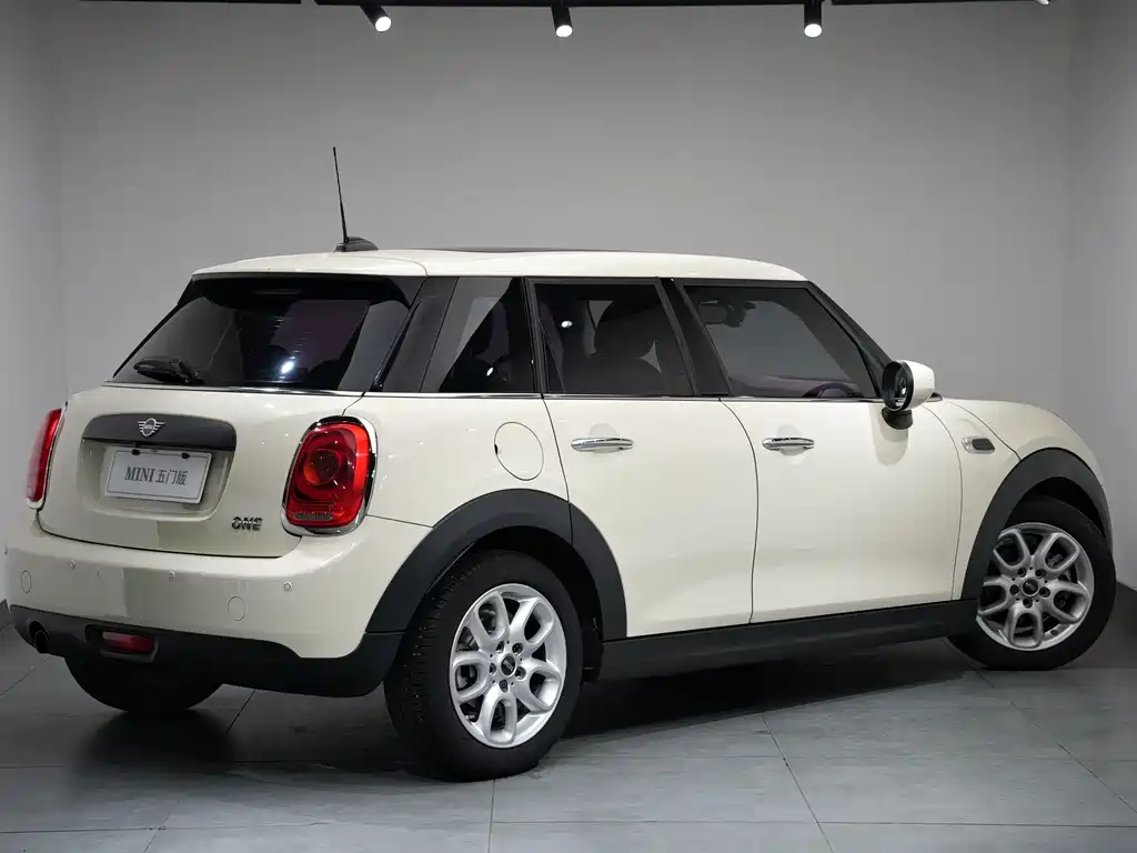 MINI MINI 2020