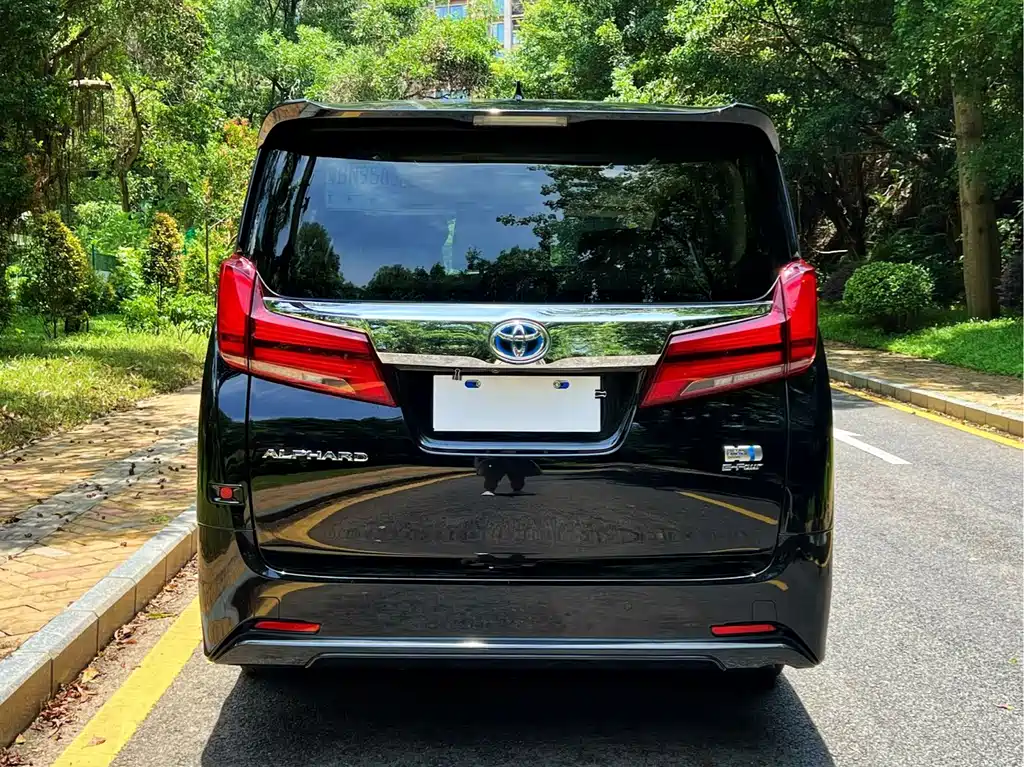Toyota Alphard 2021 — фото 10