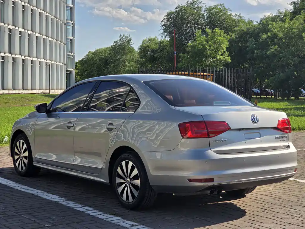 Volkswagen Sagitar 2017