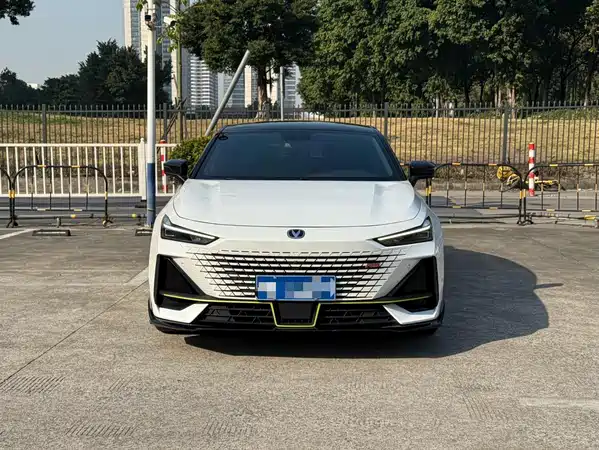 Changan UNI-V 2024
