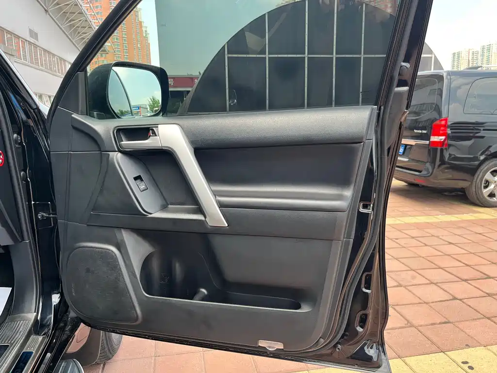 Toyota Prado 2019 — фото 26