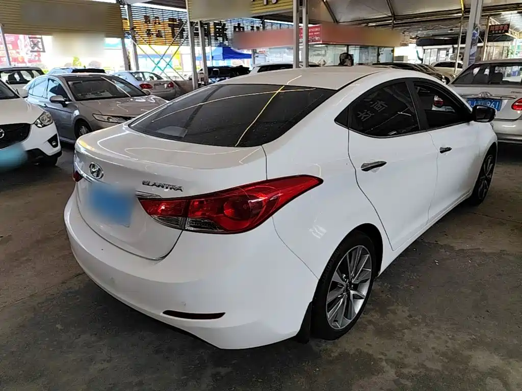 Hyundai Elantra Langdong 2016 — фото 7