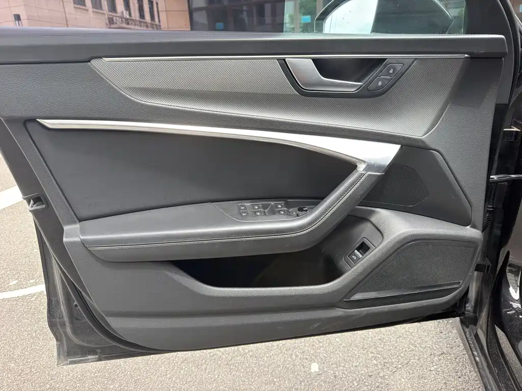 Audi A6L 2022