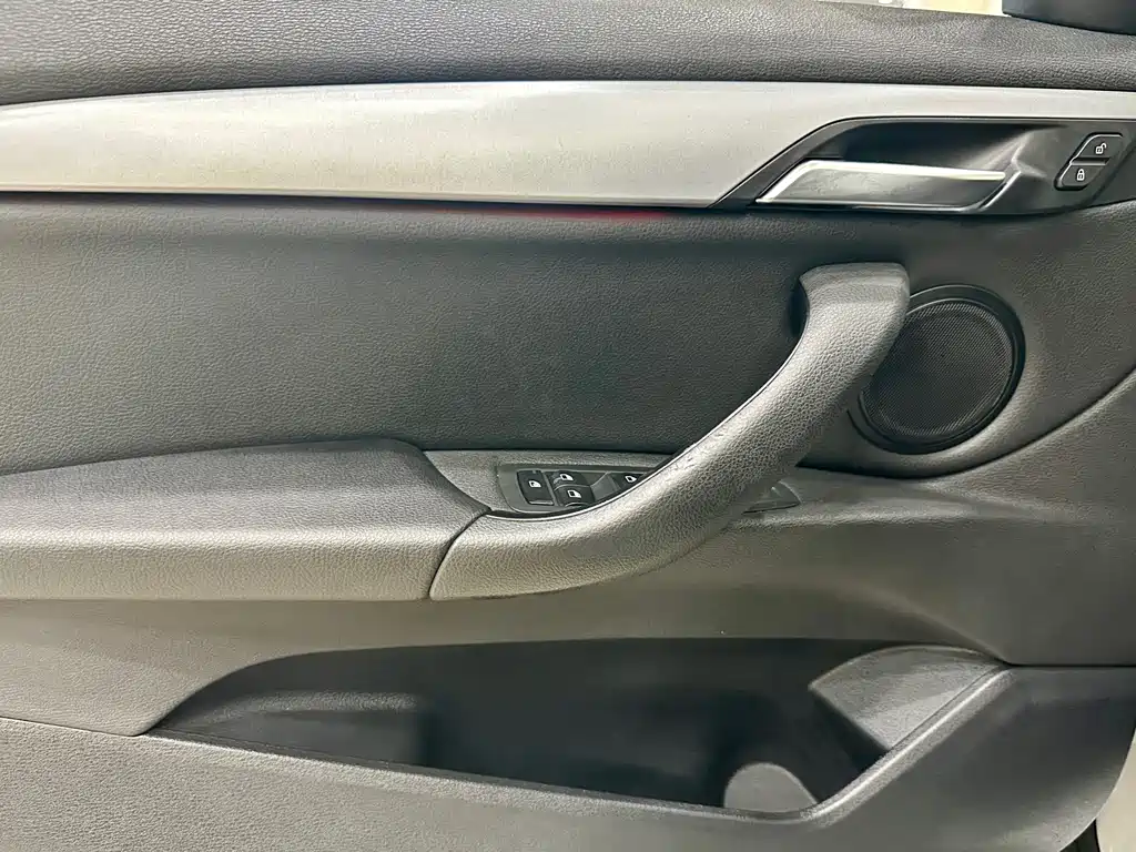 BMW X1 2017 — фото 18