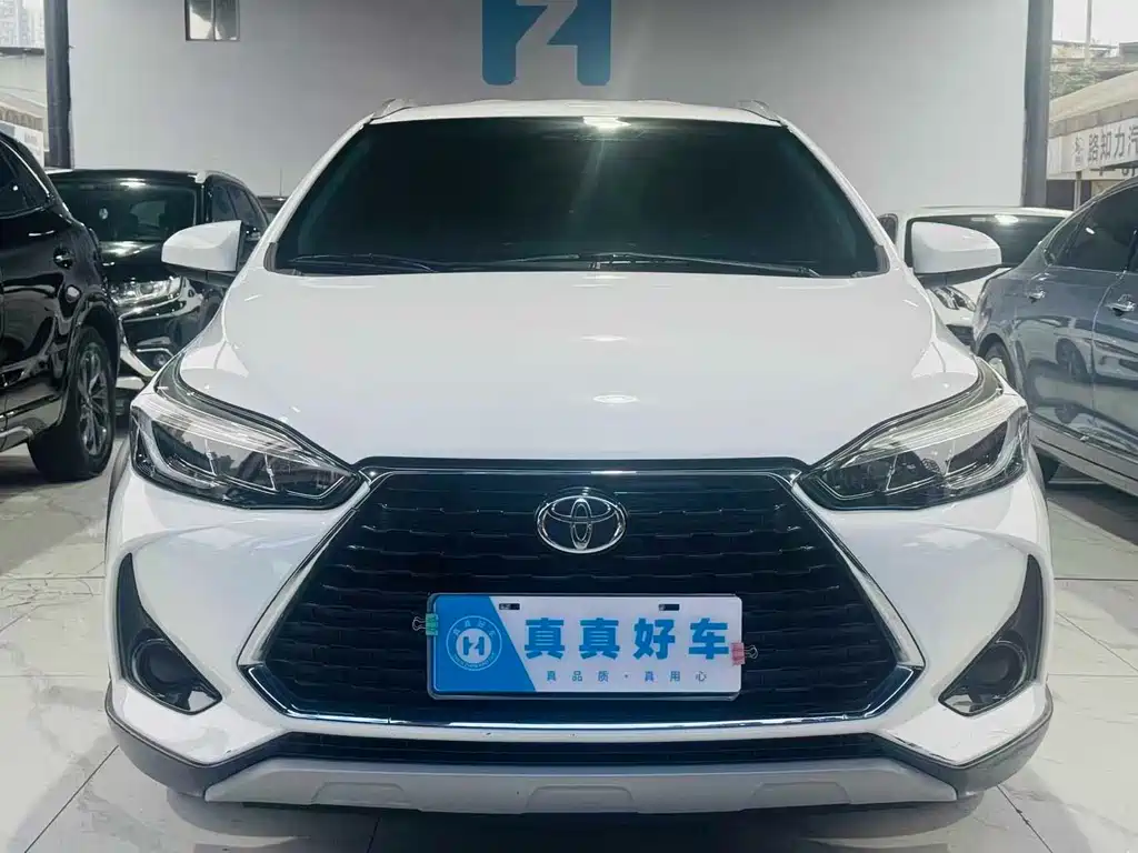 Toyota Yaris L 2022 — фото 2