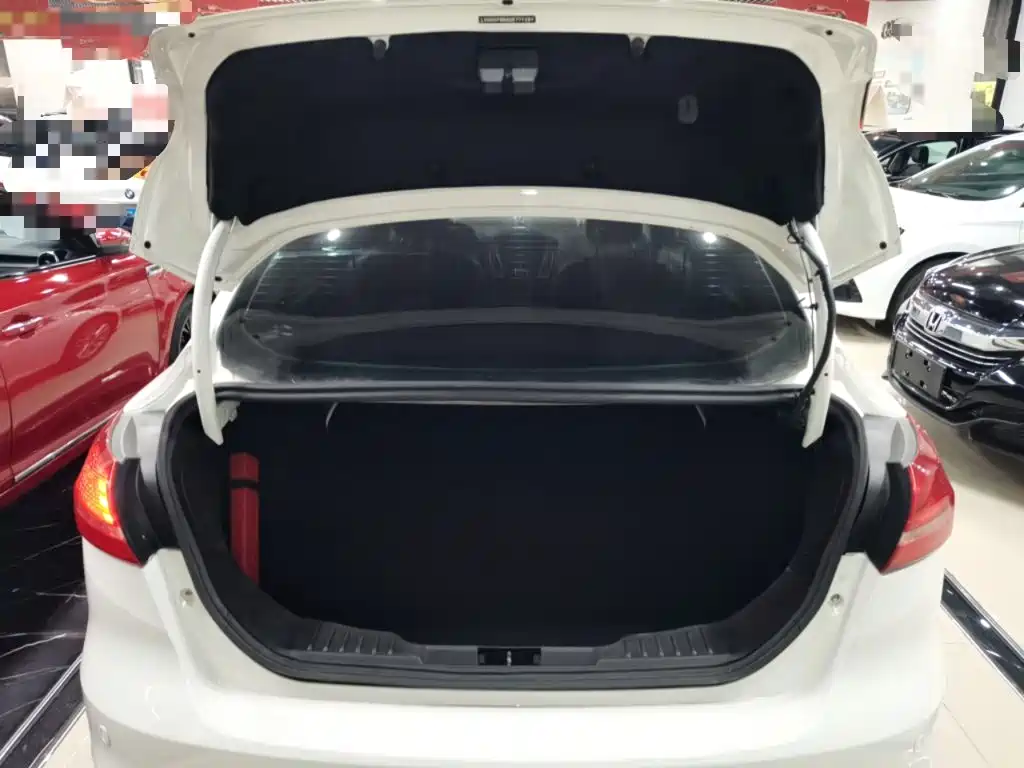 Ford Focus 2015 — фото 15