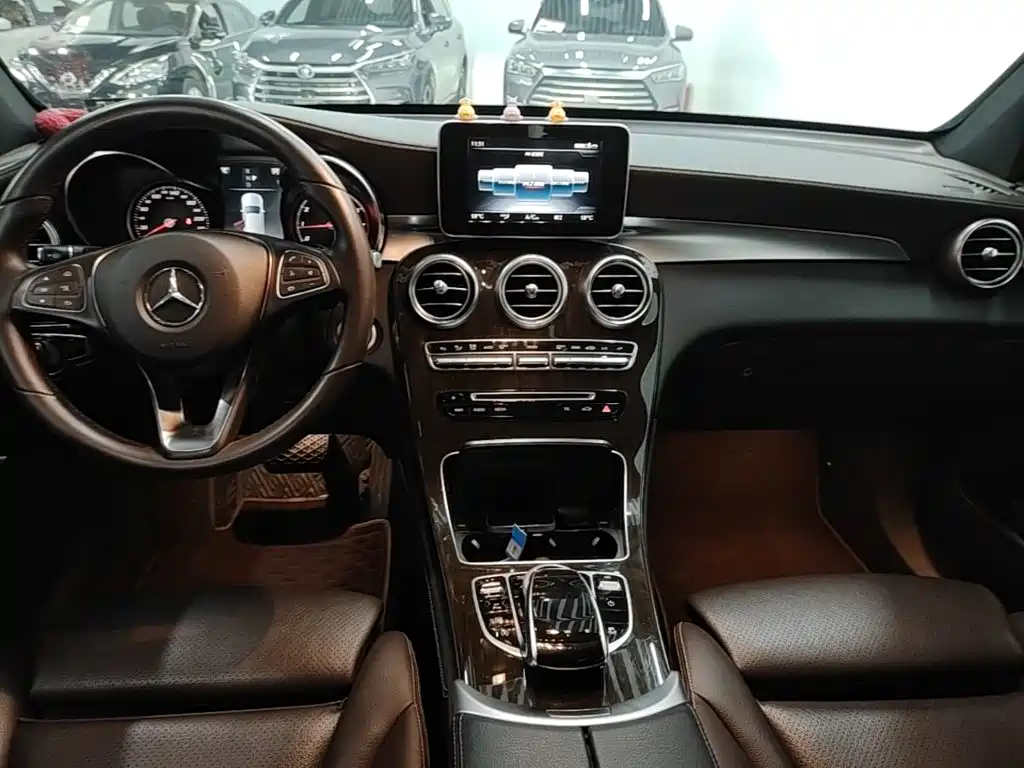 Mercedes-Benz GLC 2019 — фото 14