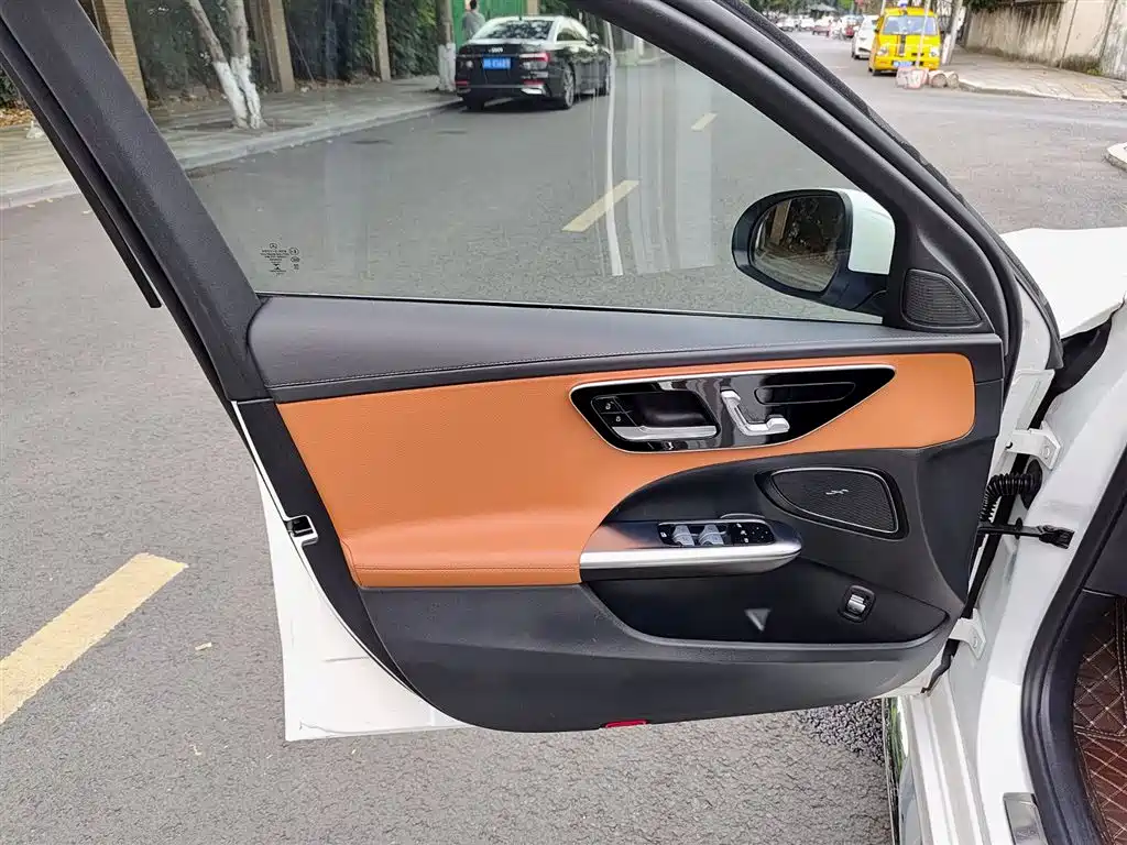 Mercedes-Benz C-Class 2022
