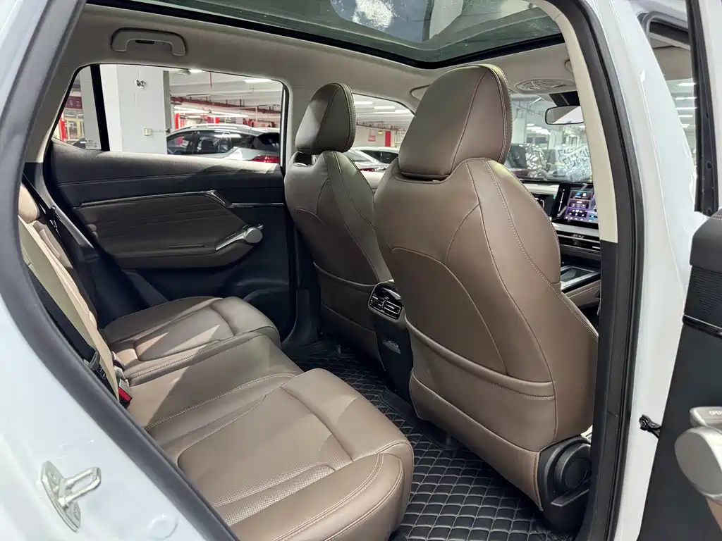 GAC Motor Trumpchi GS4 2024 — фото 15