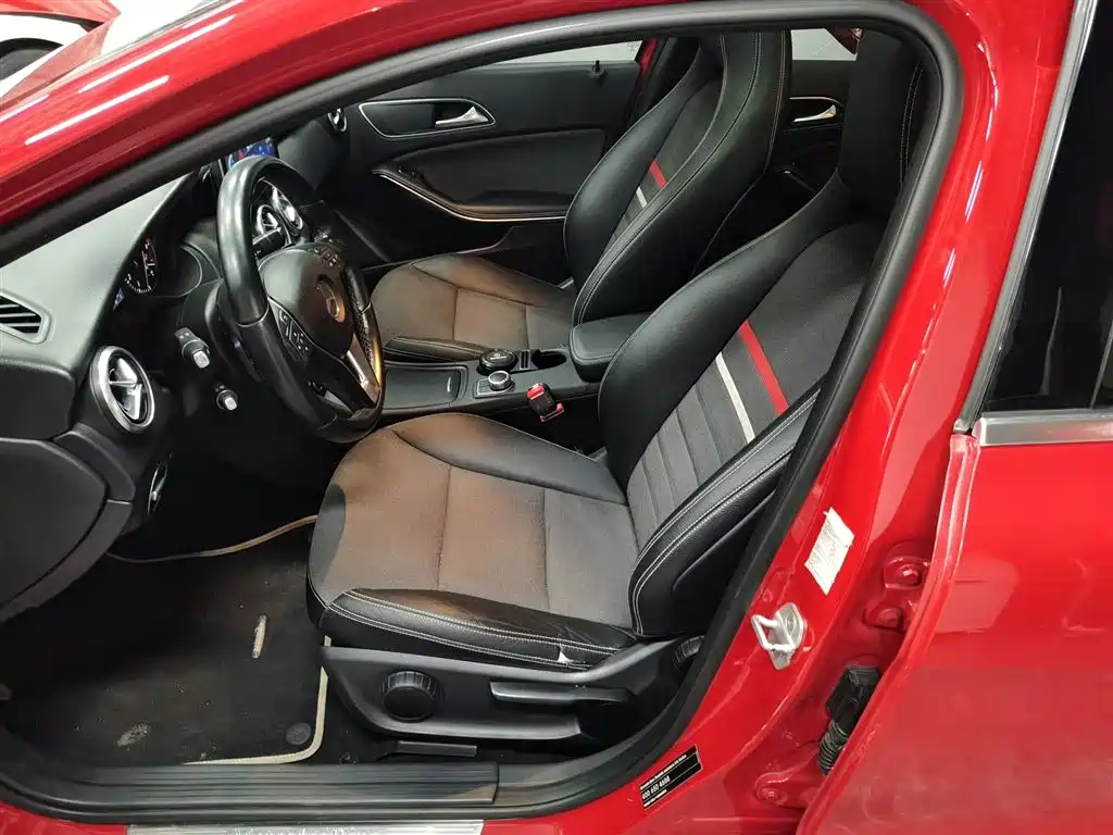 Mercedes-Benz A-Class 2015 — фото 15