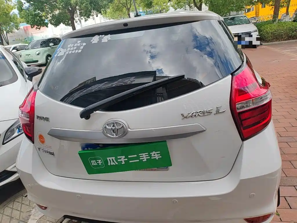 Toyota Yaris L 2023 — фото 6