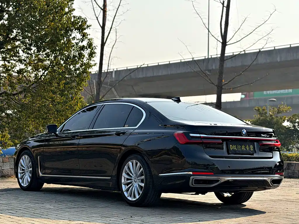 BMW 7 Series 2021 — фото 18