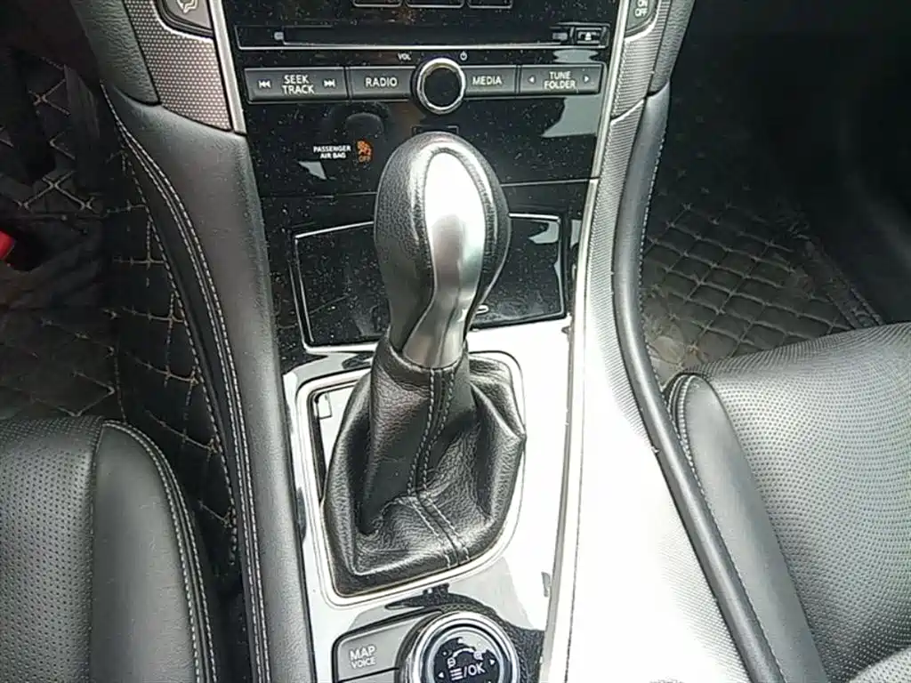 Infiniti Q50L 2016 — фото 14