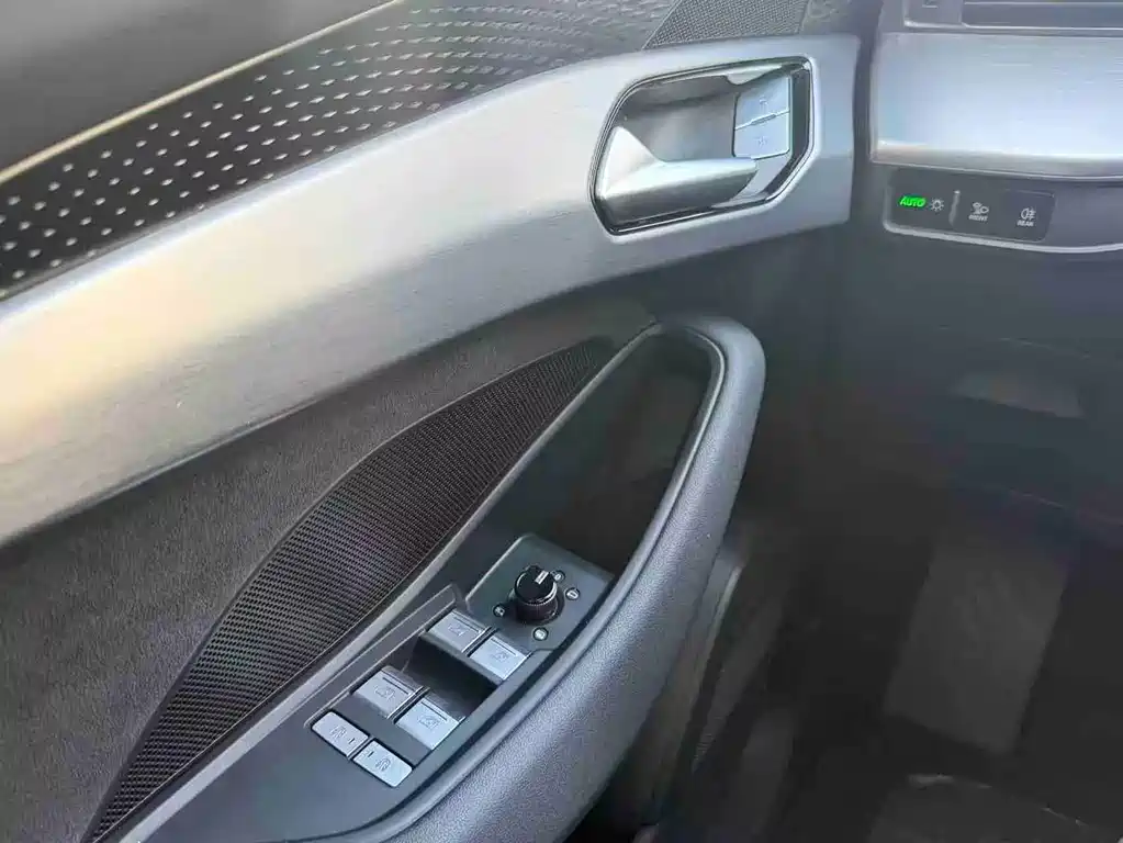 Audi Q6 2024 — фото 12