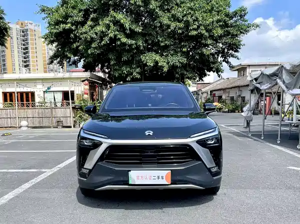 NIO ES8 2021