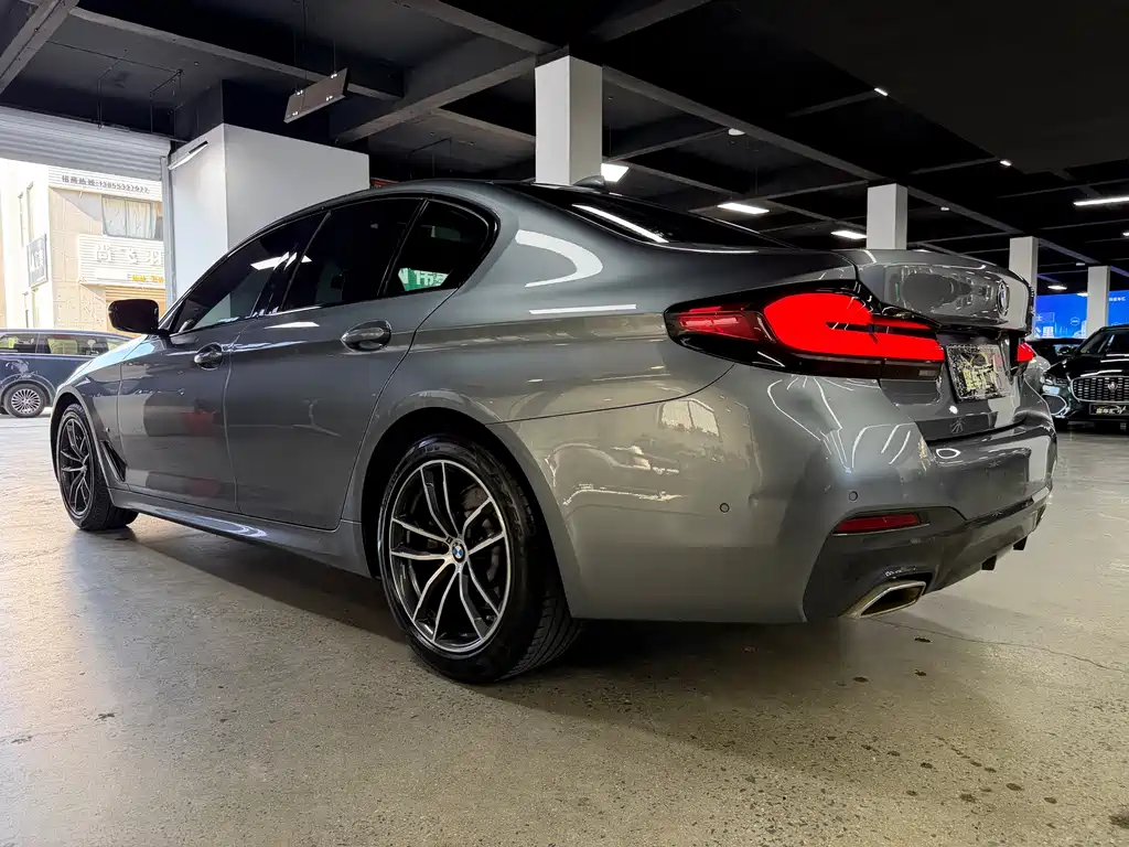 BMW 5 Series 2021 — фото 11