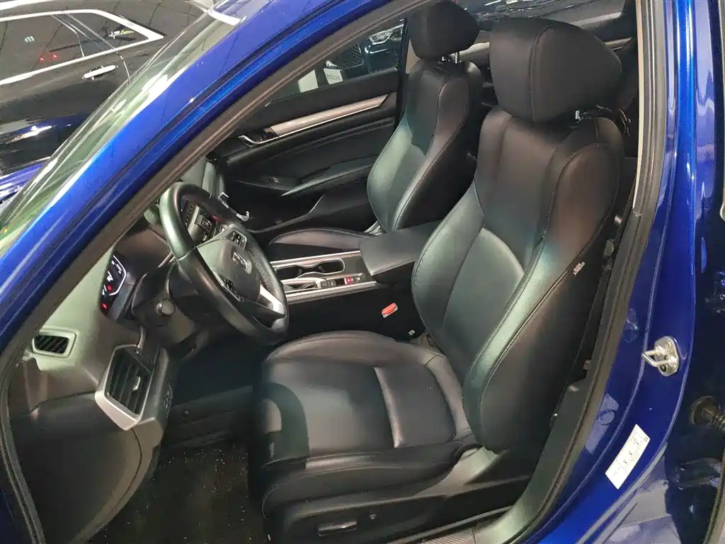 Honda Accord 2018 — фото 15