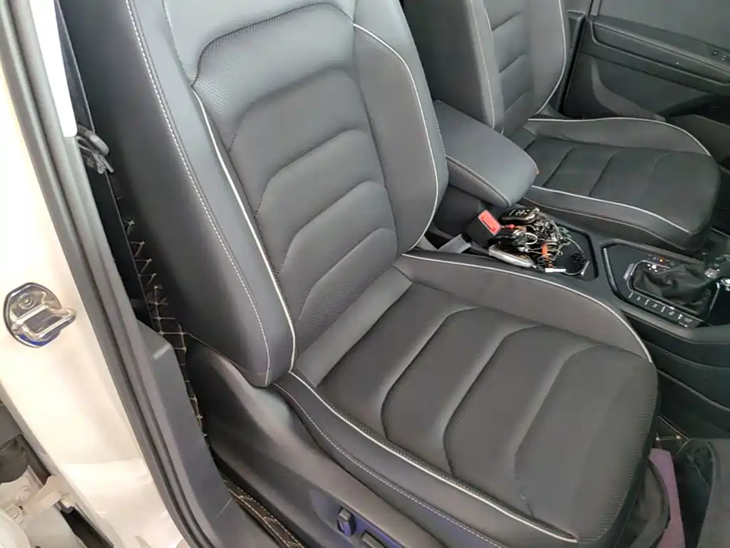 Volkswagen Tiguan L PHEV 2021 — фото 25