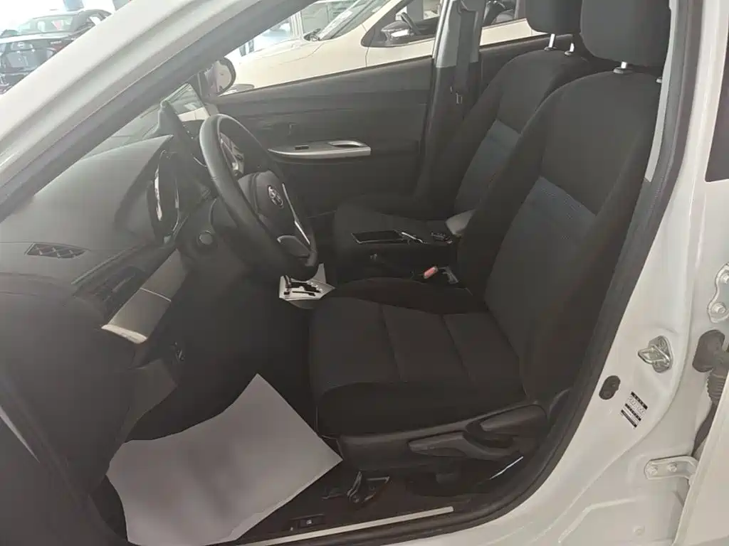 Toyota Yaris L 2021 — фото 15