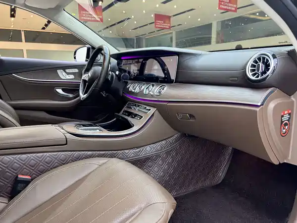 Mercedes-Benz E-Class 2022