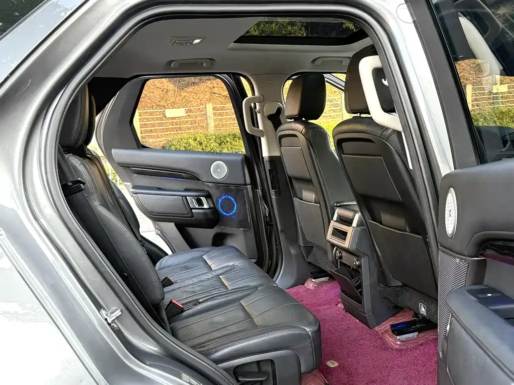 Land Rover Discovery 2018 — фото 12