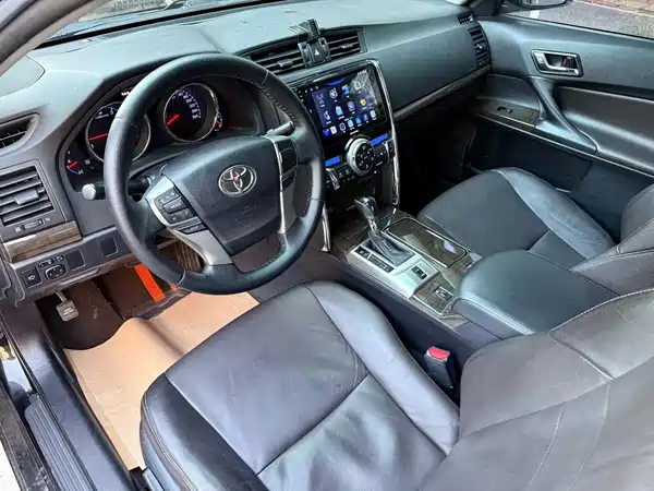 Toyota Reiz 2013