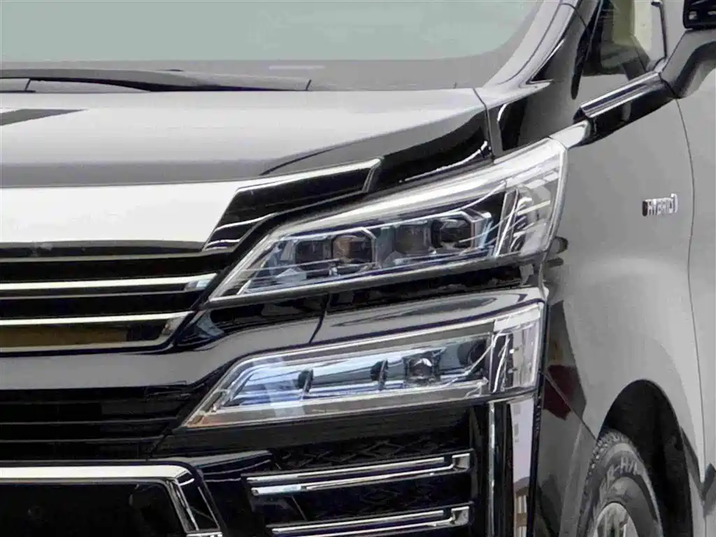 Toyota Vellfire 2022 — фото 3