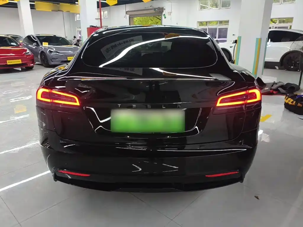 Tesla Model S 2023