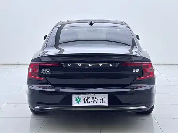 Volvo S90 2023