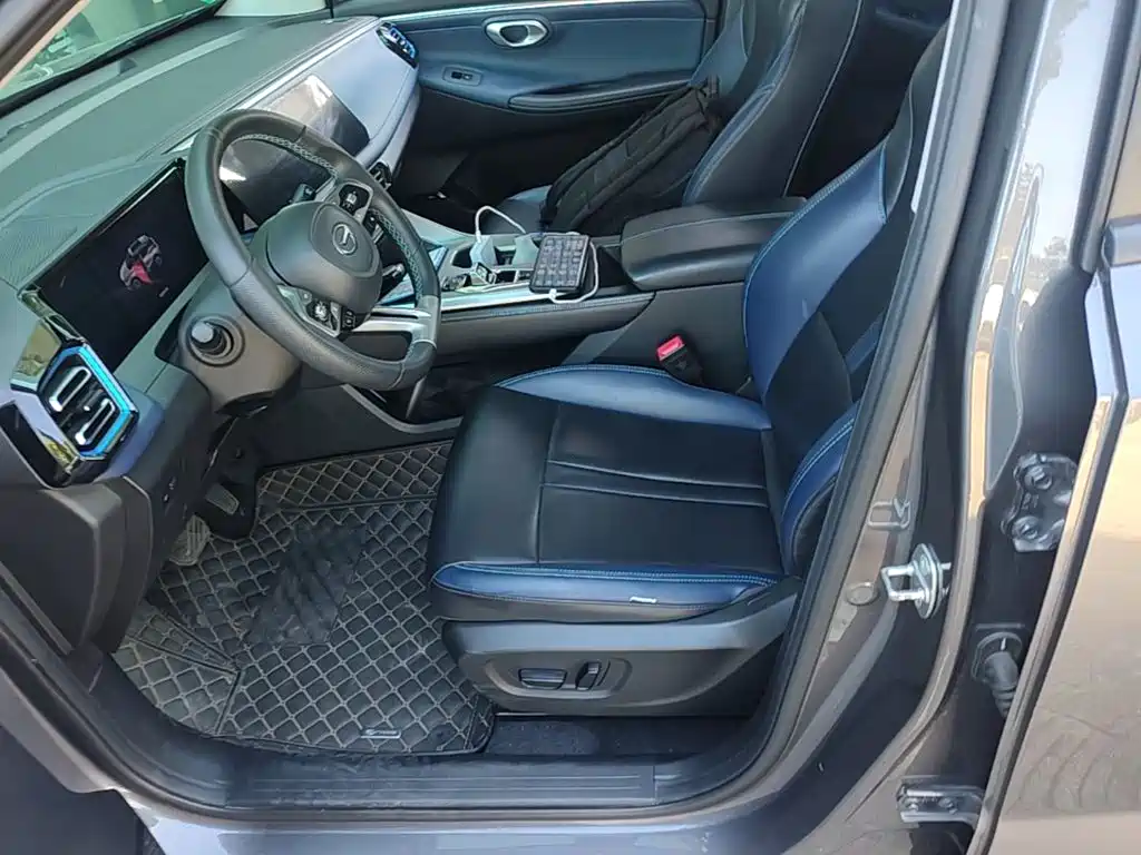 GAC Trumpchi GS3 2023 — фото 15