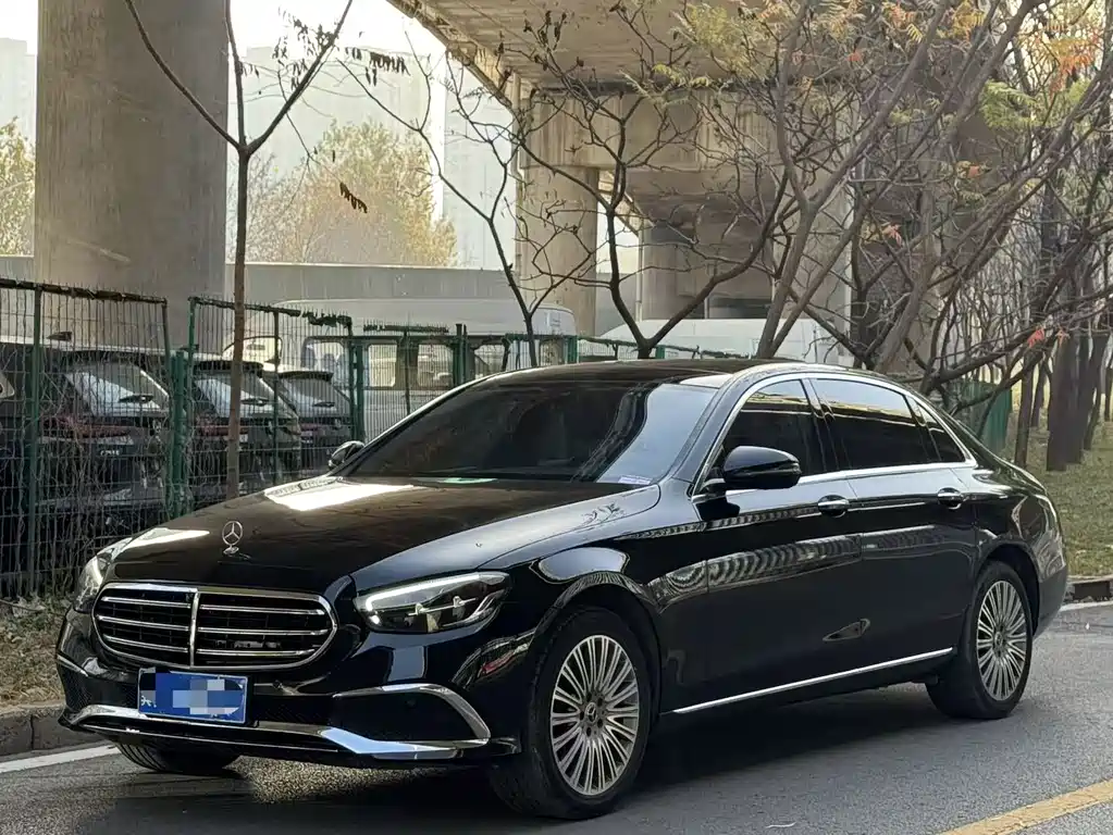 Mercedes-Benz E-Class 2023 — фото 1