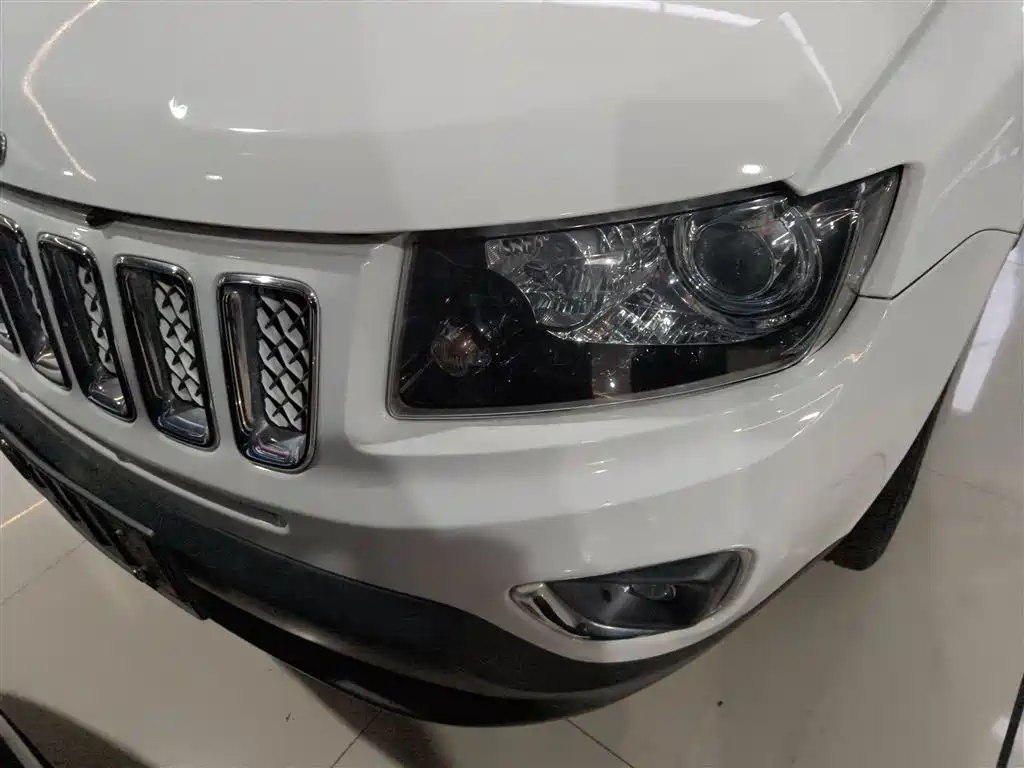 Jeep Compass 2015 — фото 24