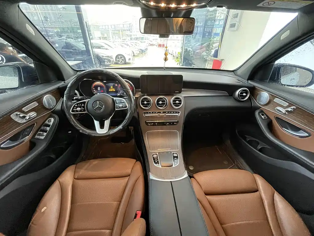 Mercedes-Benz GLC 2020 — фото 11
