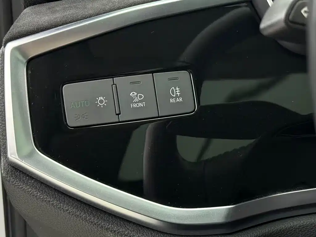 Audi Q3 2021 — фото 21