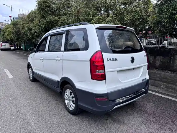 Dongfeng Fengguang 360 2015