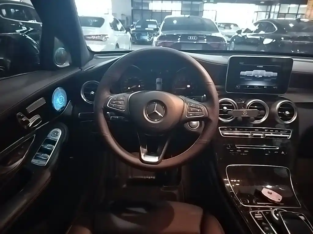 Mercedes-Benz GLC 2019 — фото 11